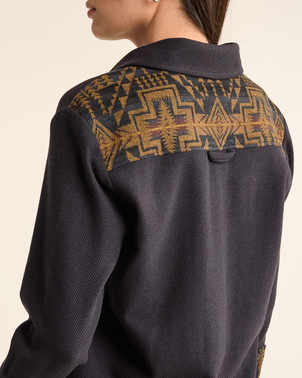 ALTERNATE VIEW OF WOMEN'S HARDING UTILITY SHIRT IN GREY/MAROON TWILL image number 5