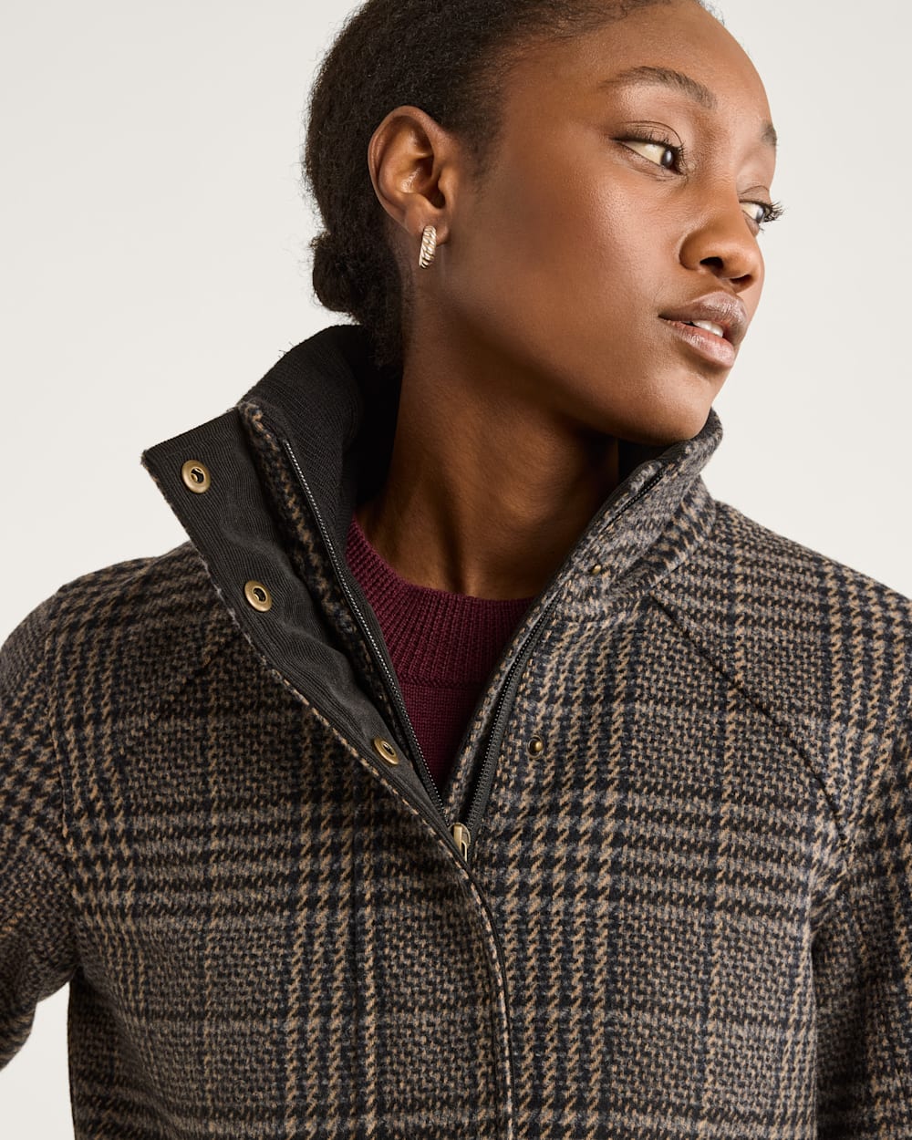 ALTERNATE VIEW OF WOMEN'S KINGSTON COMMUTER COAT IN NAVY/TAN GLEN PLAID image number 4