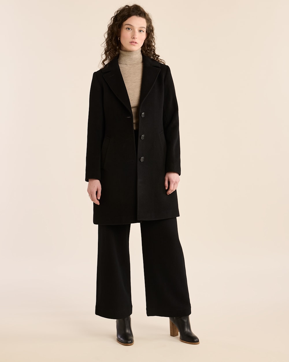 WOMEN'S LOMBARD WOOL WALKER COAT IN BLACK image number 1