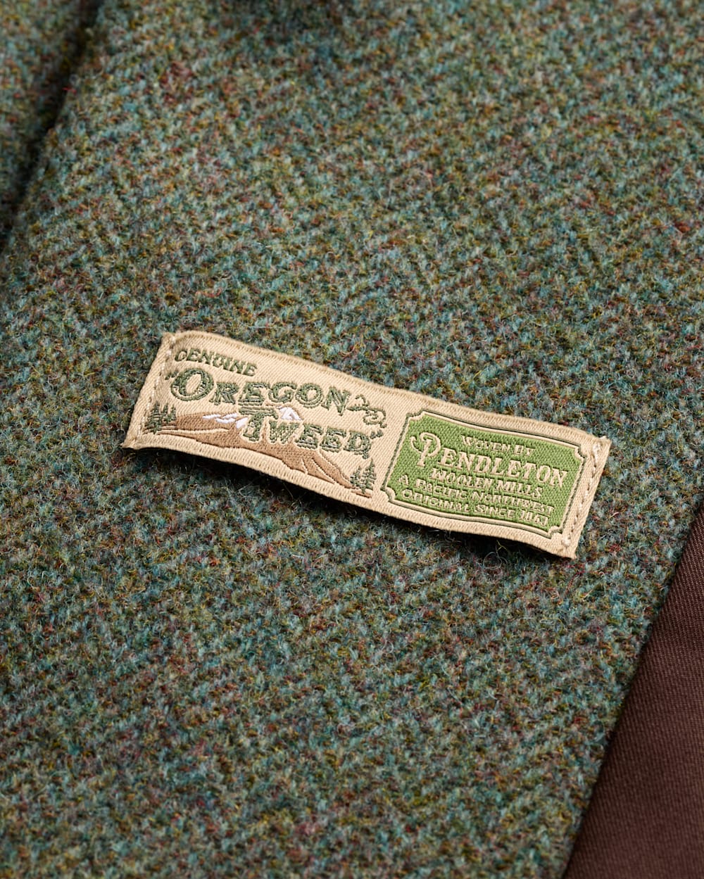 ALTERNATE VIEW OF WOMEN'S DAVIS HERRINGBONE WOOL BLAZER IN GREEN/SHALE MIX image number 6