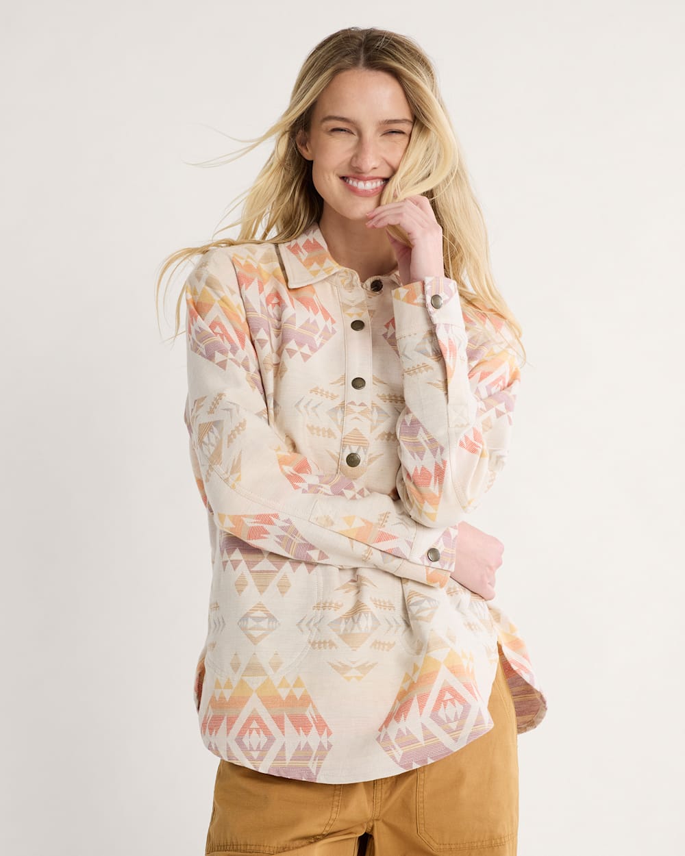 WOMEN'S ARCADIA FLANNEL POPOVER SHIRT IN TAN AGATE BEACH image number 1