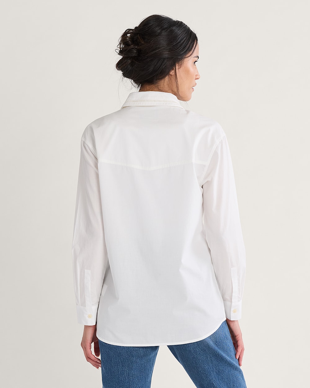 ALTERNATE VIEW OF WOMEN'S EVERLY POPLIN SHIRT IN WHITE image number 2