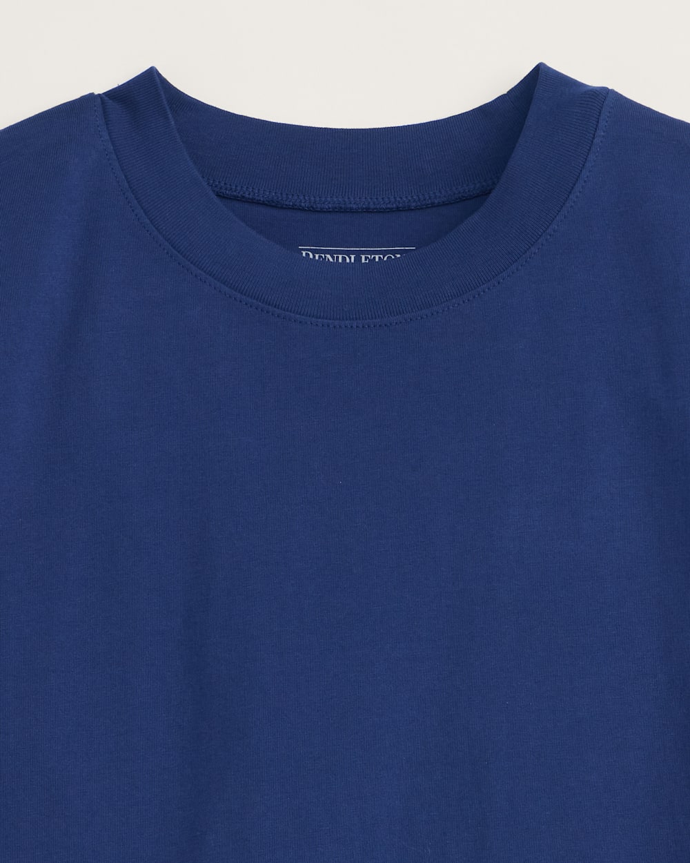 ALTERNATE VIEW OF WOMEN'S DESCHUTES TEE IN NAVY image number 2