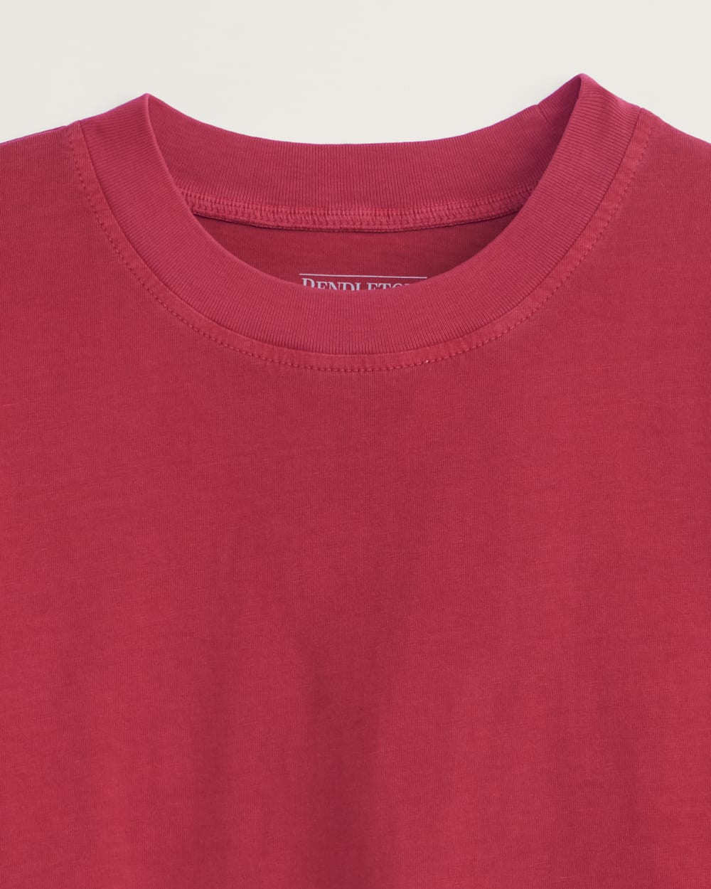 ALTERNATE VIEW OF WOMEN'S DESCHUTES TEE IN CHERRY image number 2
