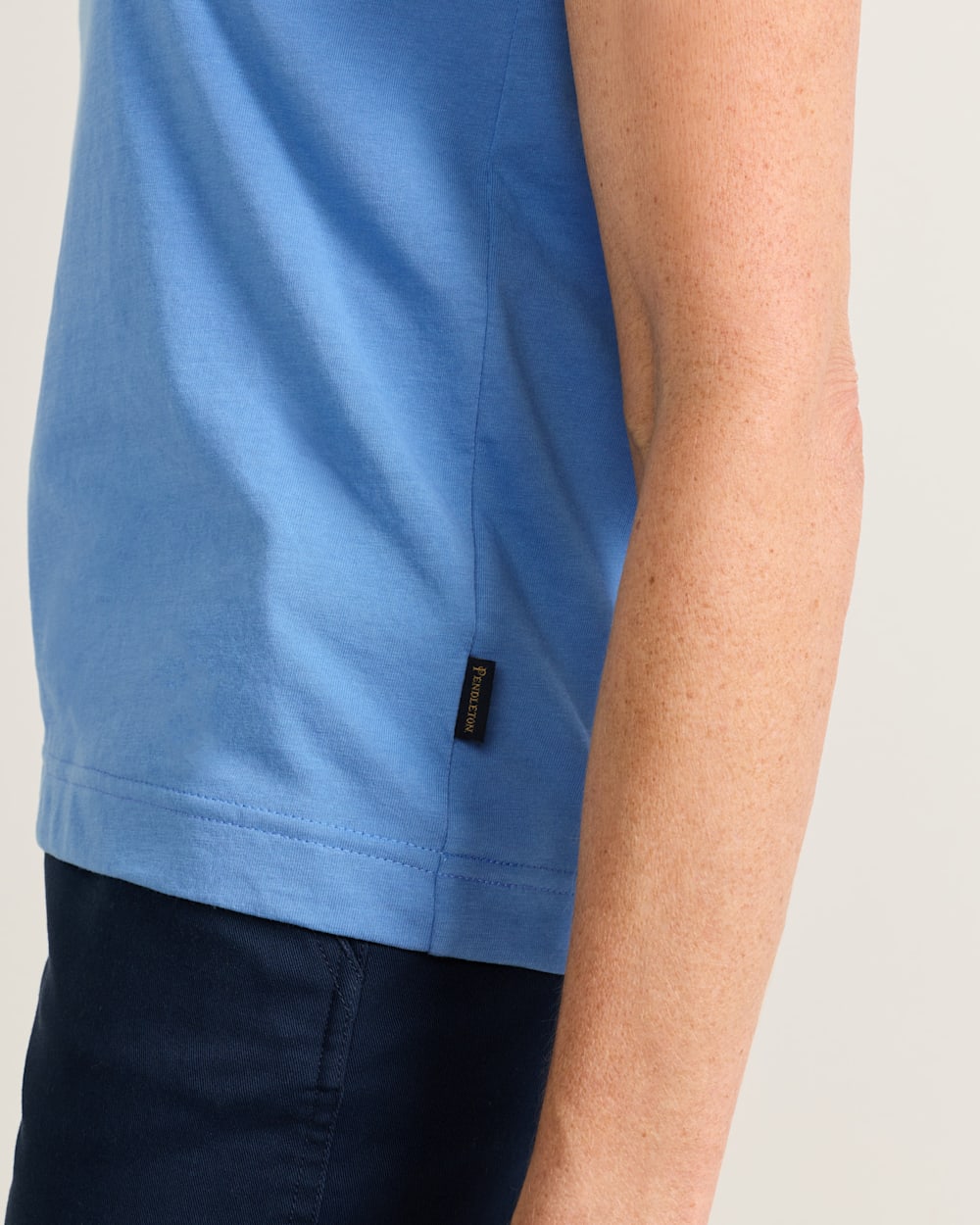 ALTERNATE VIEW OF WOMEN'S SHORT-SLEEVE DESCHUTES TEE IN LAPIS BLUE image number 5