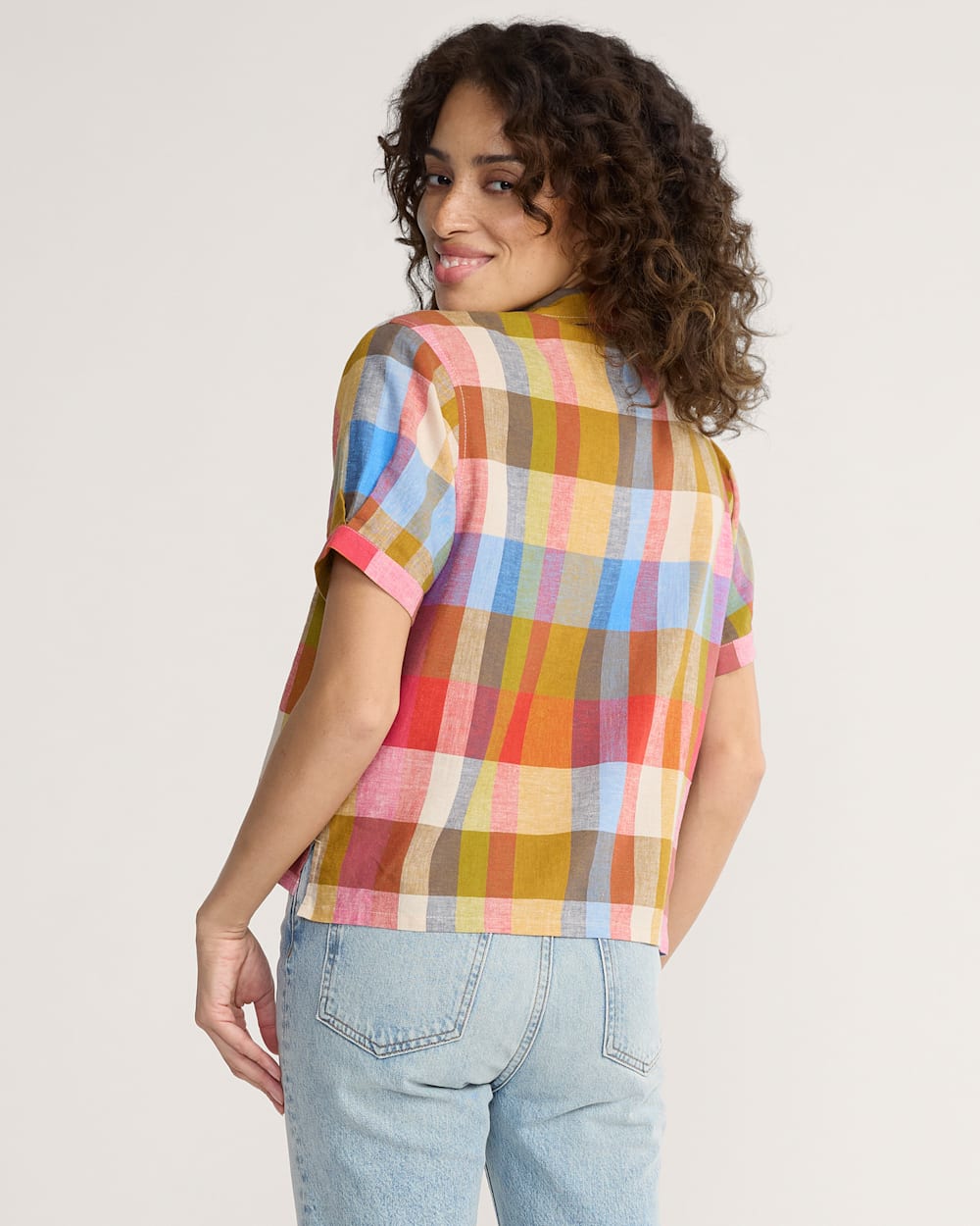 ALTERNATE VIEW OF WOMEN'S HARLOW LINEN SHIRT IN PLAID MULTI image number 2