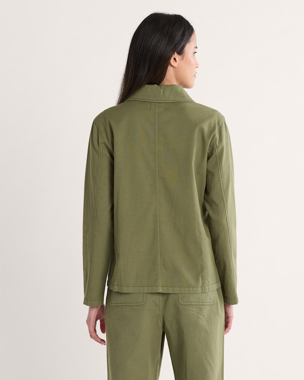 ALTERNATE VIEW OF WOMEN'S UTILITY COTTON/LINEN CHORE JACKET IN KHAKI GREEN image number 2