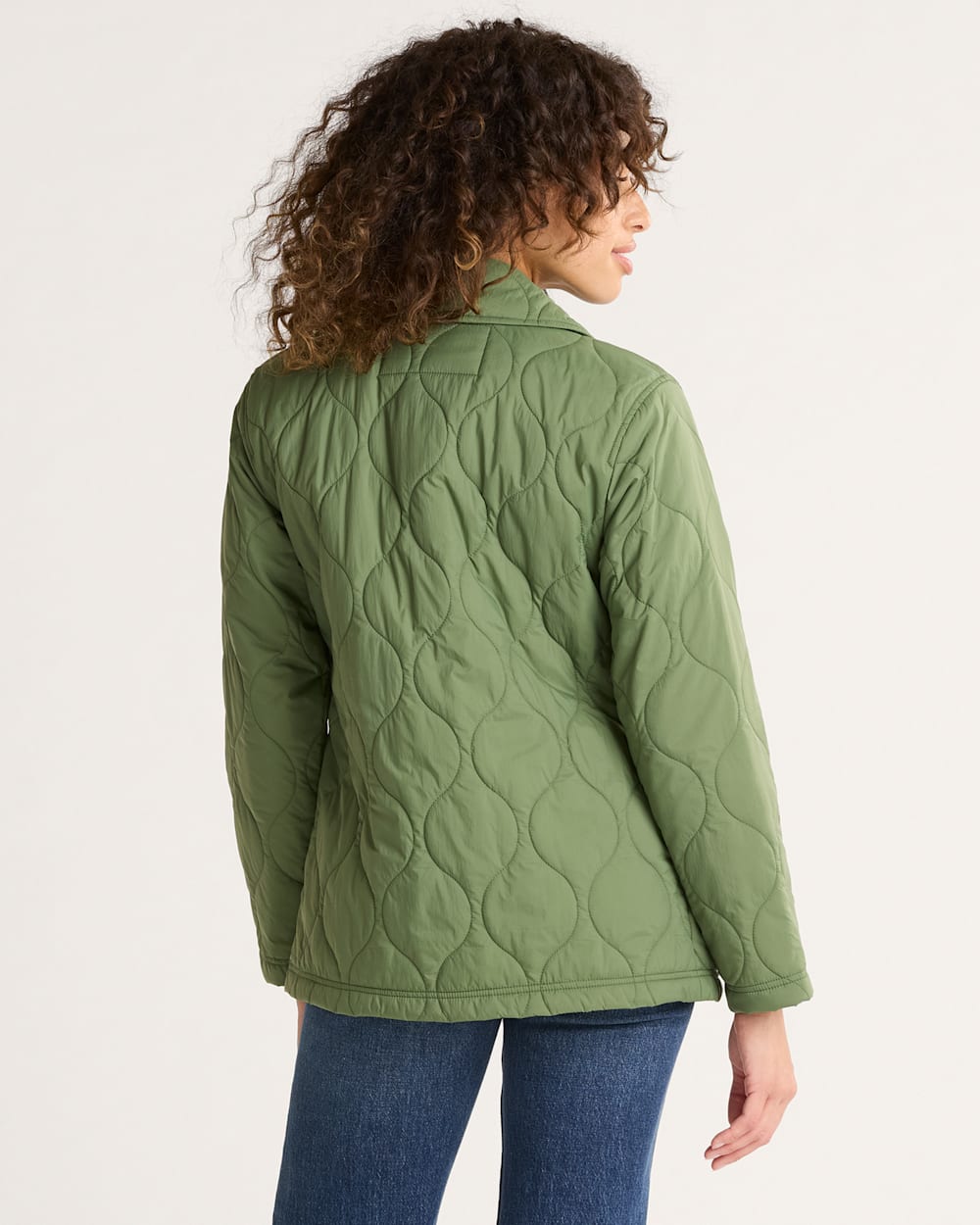 ALTERNATE VIEW OF WOMEN'S MARIGOLD CRINKLE QUILTED BARN COAT IN GREEN VINE image number 2