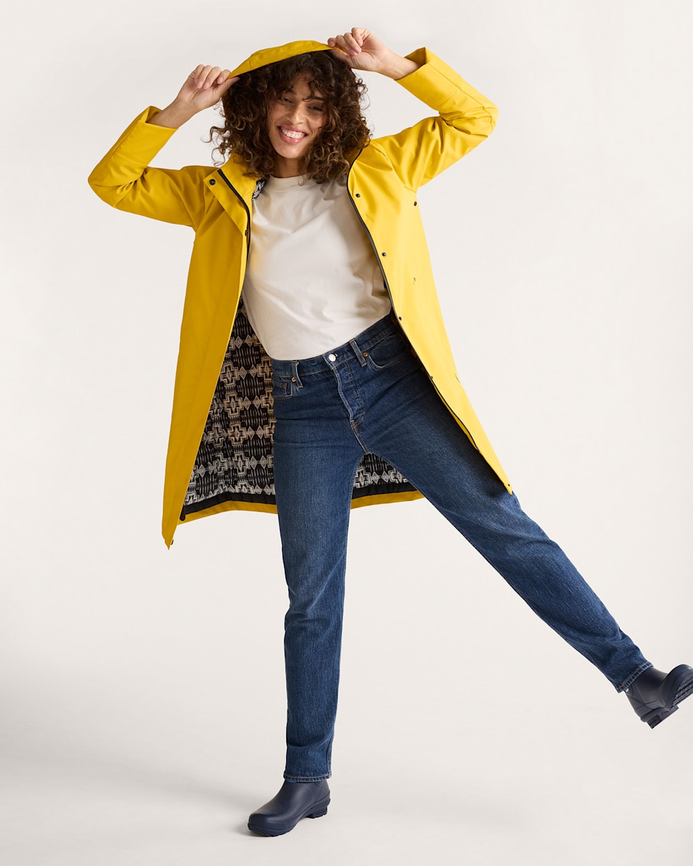 WOMEN'S VICTORIA RAIN SLICKER IN YELLOW image number 1