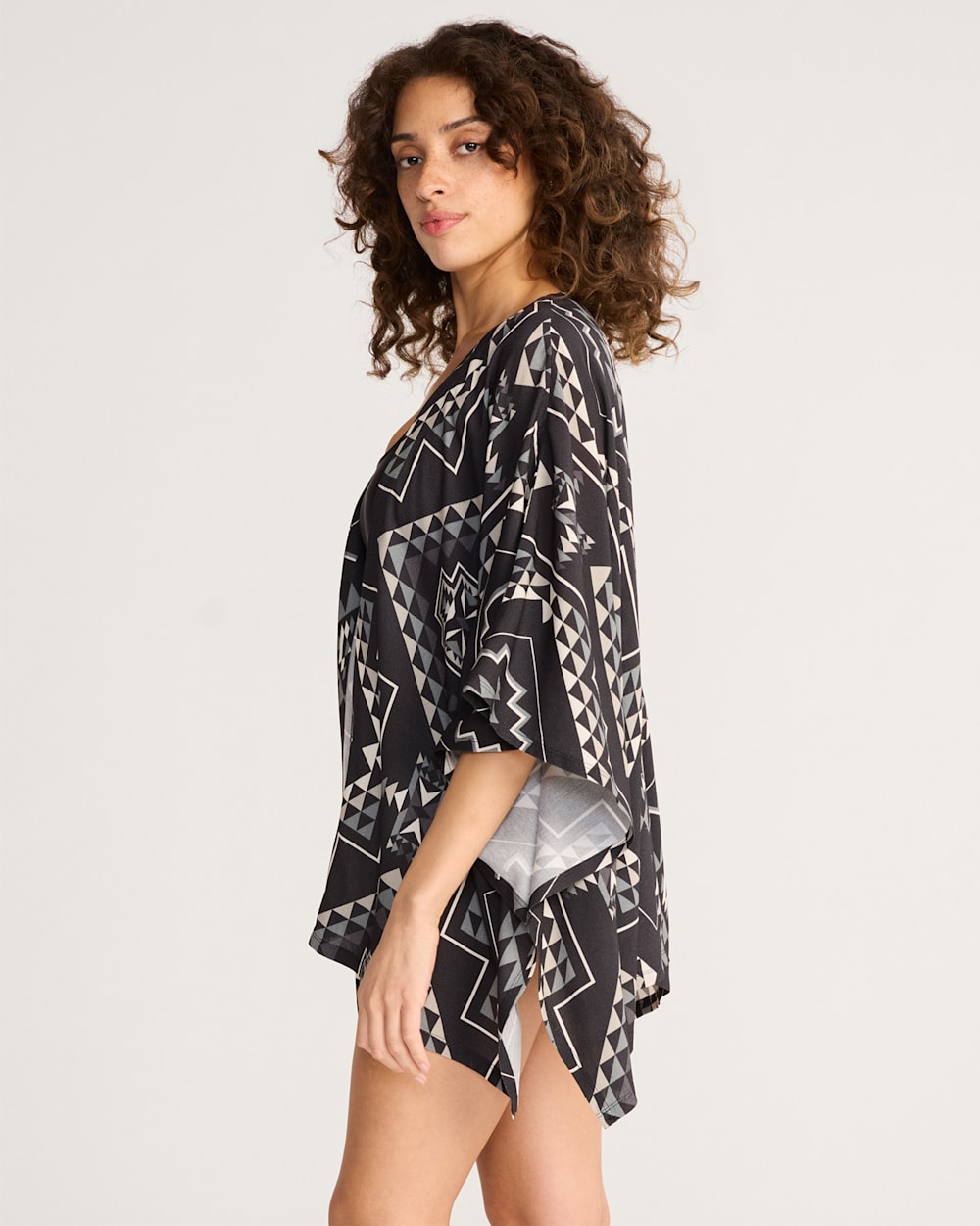 ALTERNATE VIEW OF OXBOW WOMEN'S OPEN-FRONT COVERUP IN BLACK/WHITE image number 3