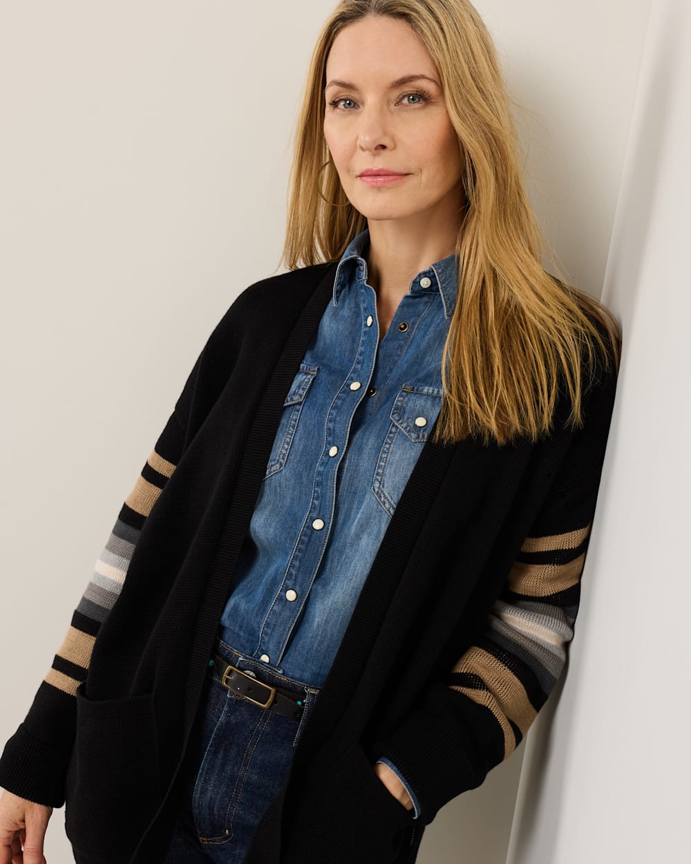 ALTERNATE VIEW OF WOMEN'S SIERRA SPRINGS COTTON CARDIGAN IN BLACK MIX image number 2