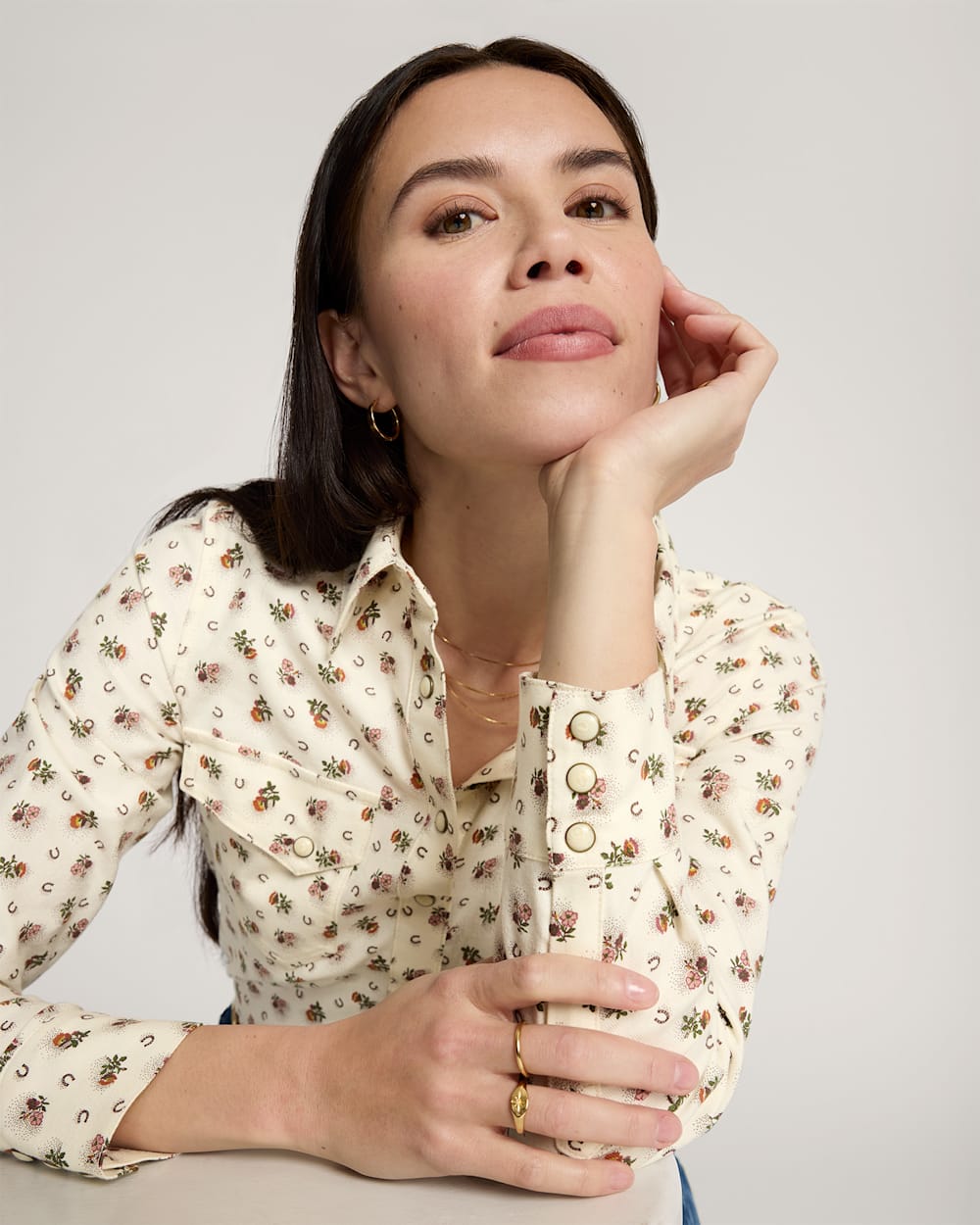 ALTERNATE VIEW OF WOMEN'S FLORAL COTTON TWILL GAMBLER SHIRT IN ECRU image number 5