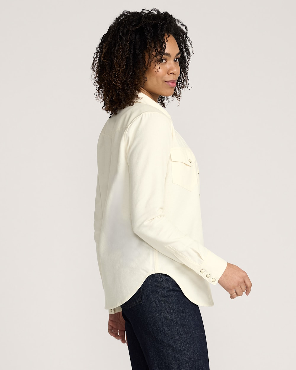 ALTERNATE VIEW OF WOMEN'S COTTON TWILL GAMBLER SHIRT IN ECRU image number 3