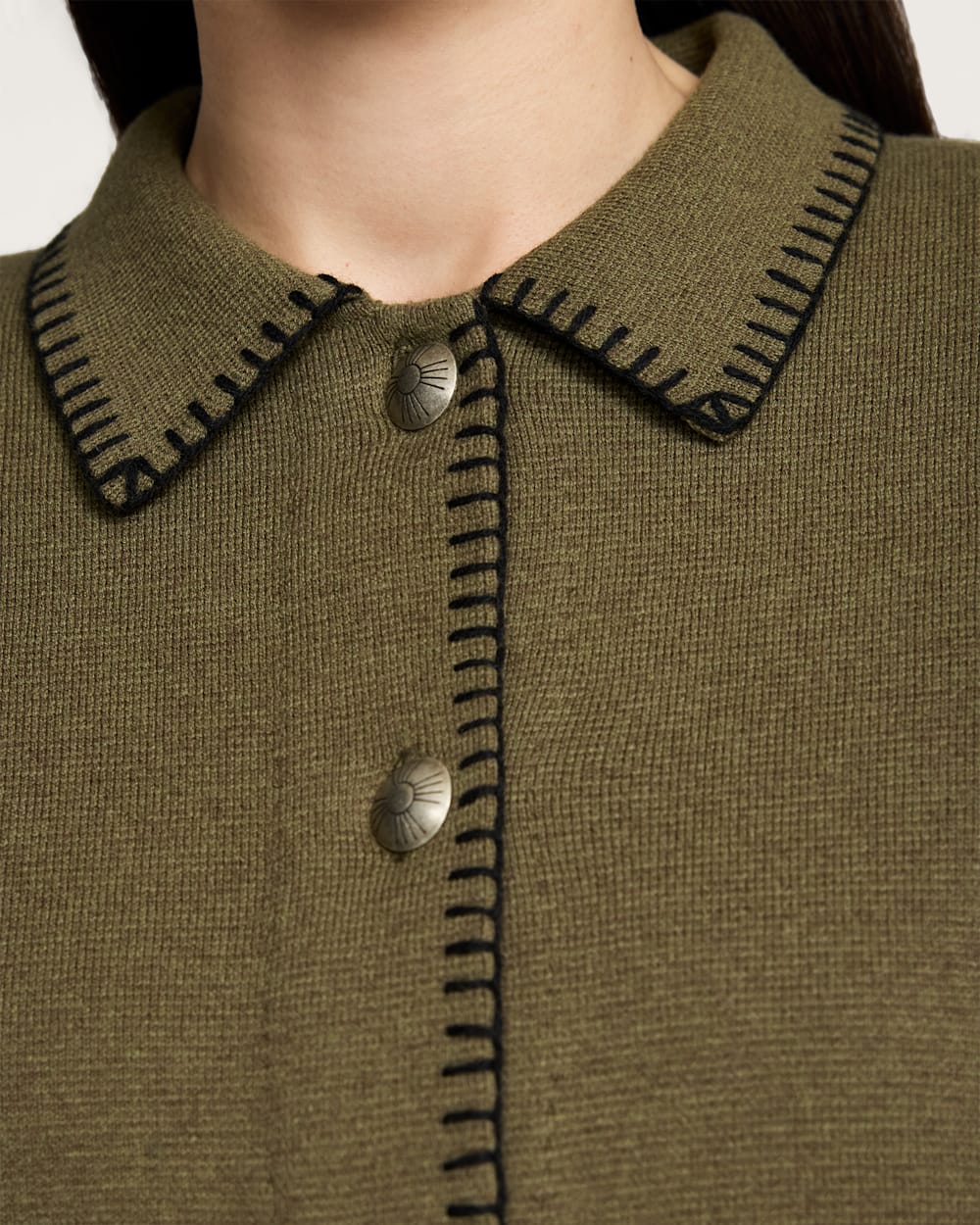 ALTERNATE VIEW OF WOMEN'S SOLID SOUVENIR CARDIGAN IN OLIVE image number 4