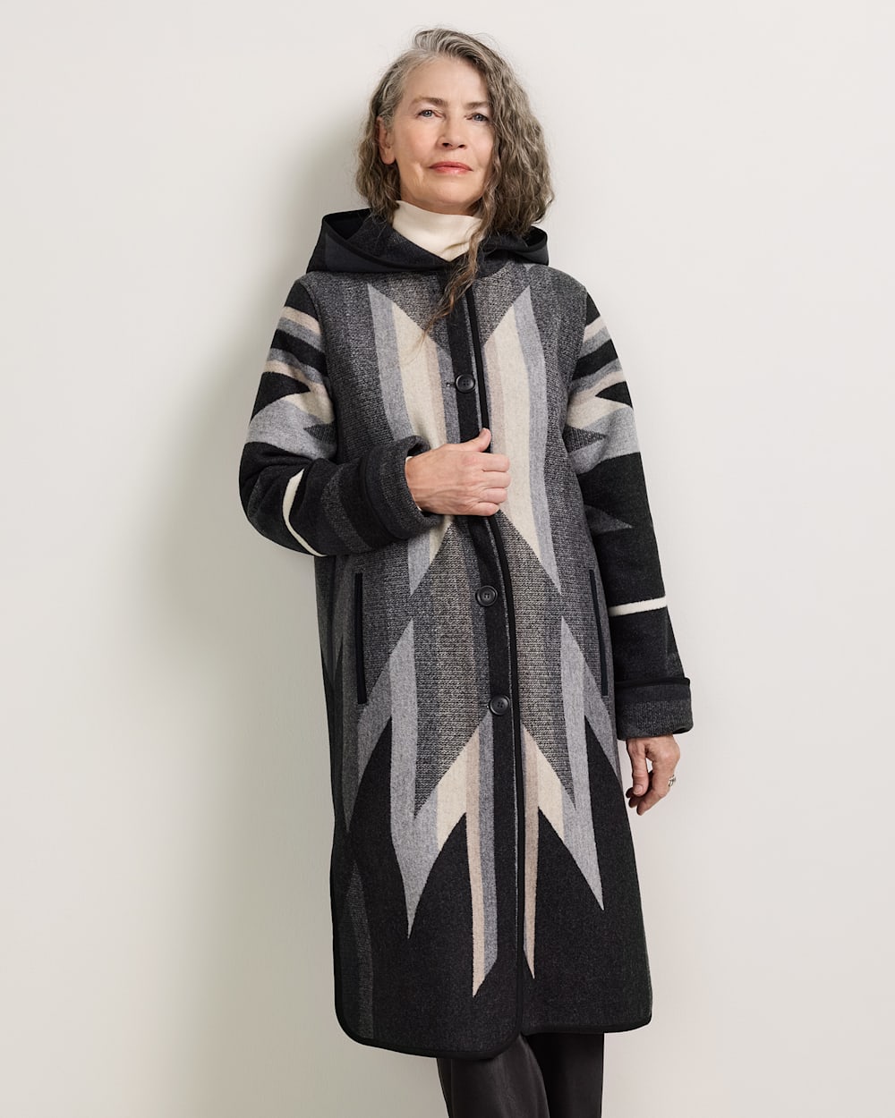 WOMEN'S WYETH TRAIL WOOL BLANKET COAT IN BLACK image number 1