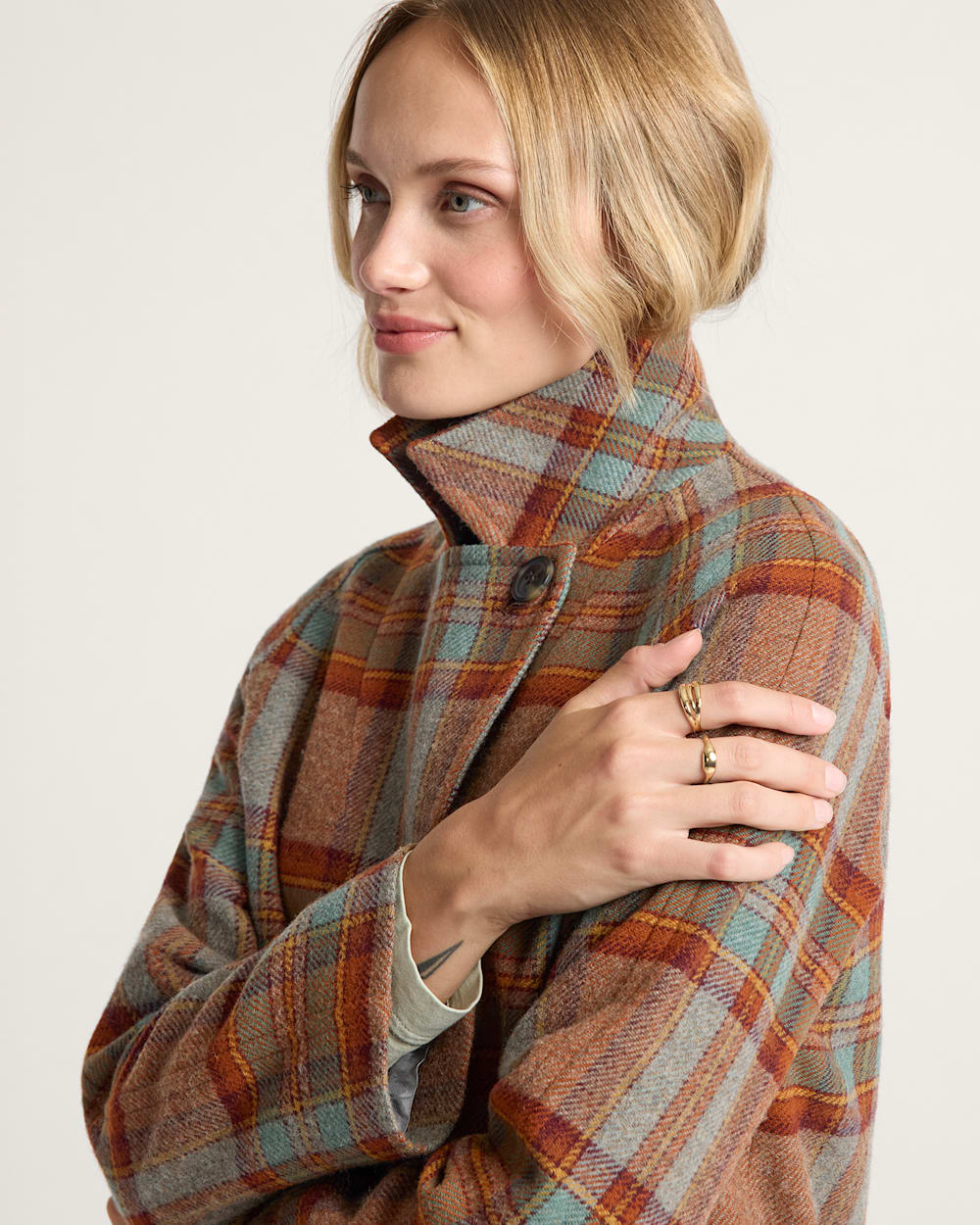ALTERNATE VIEW OF WOMEN'S PLAID WOOL OVERCOAT IN BRICK MULTI image number 4