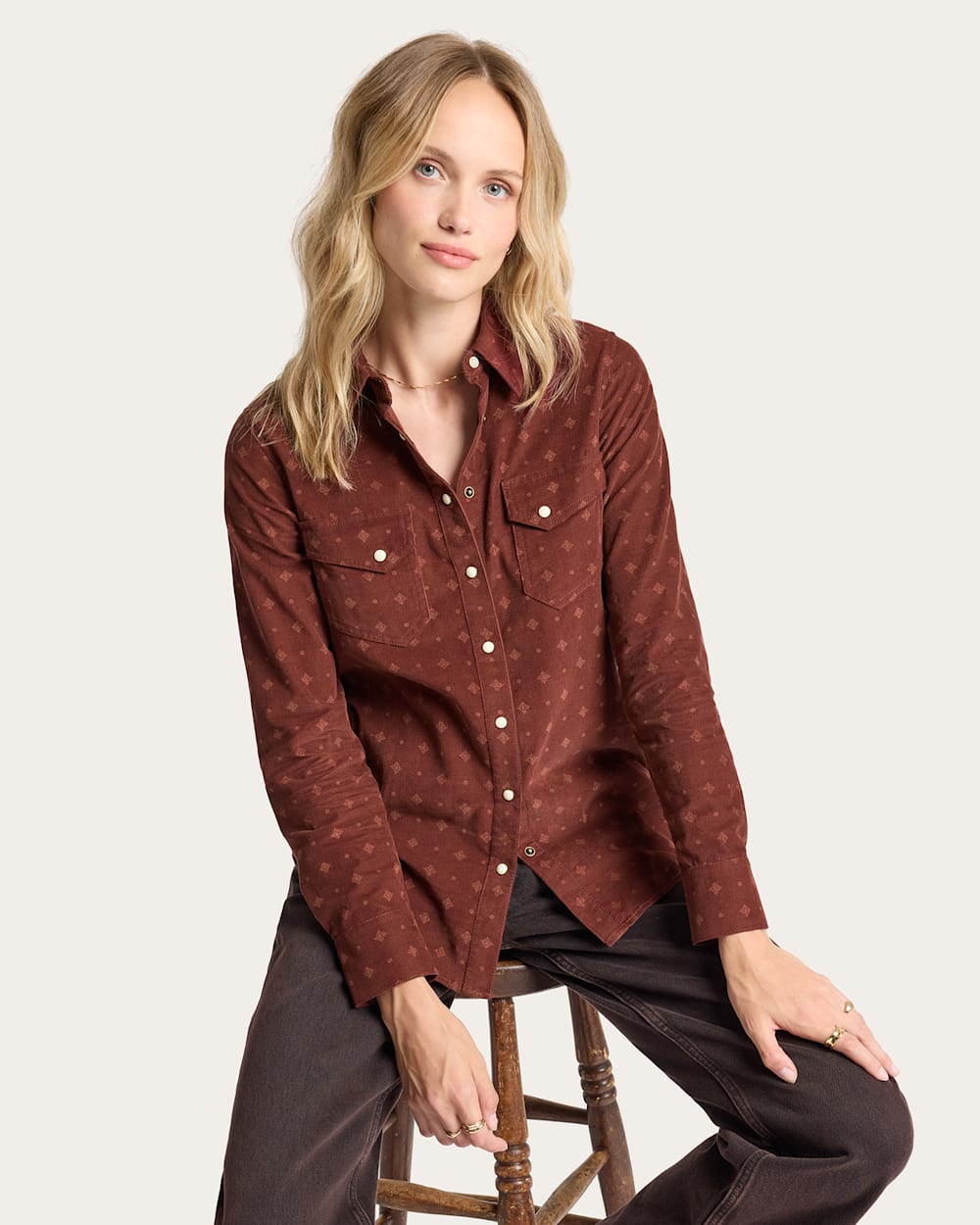 WOMEN'S CORDUROY GAMBLER SHIRT IN BURGUNDY FOULARD image number 1