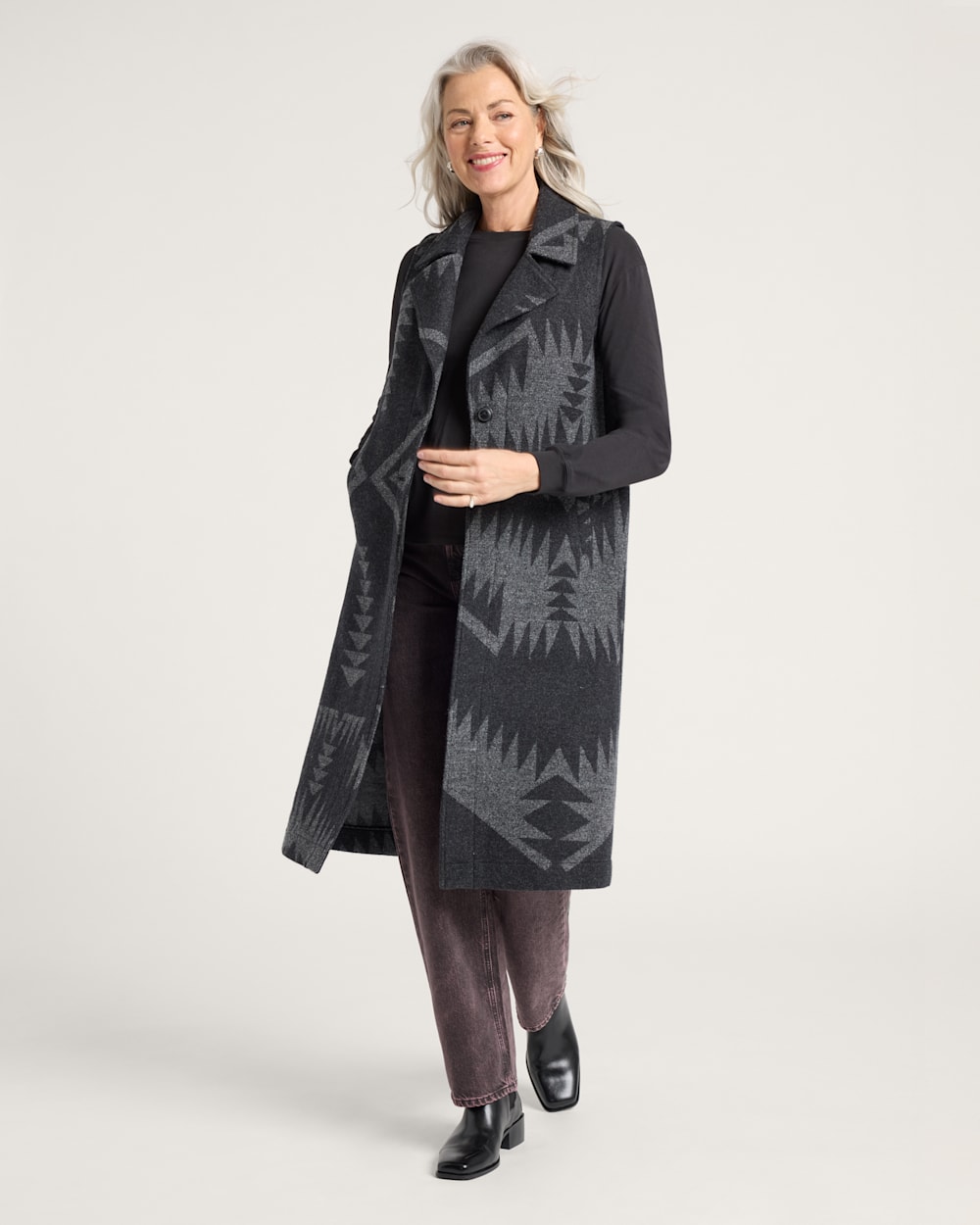 ALTERNATE VIEW OF WOMEN'S MIRROR LAKE WOOL LONG VEST IN BLACK/GREY image number 5