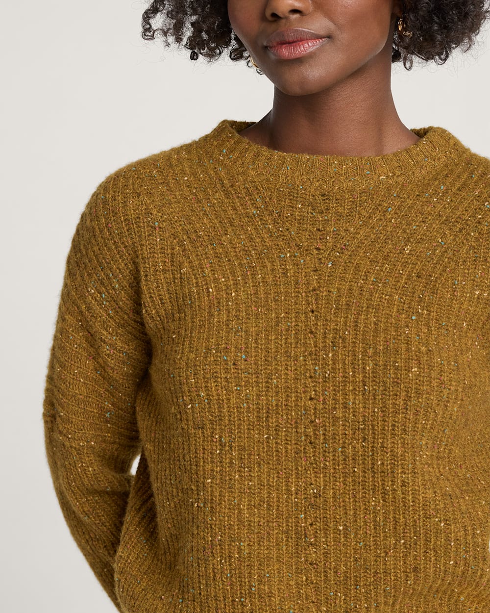 ALTERNATE VIEW OF WOMEN'S DONEGAL EYELET SWEATER IN GOLD image number 4