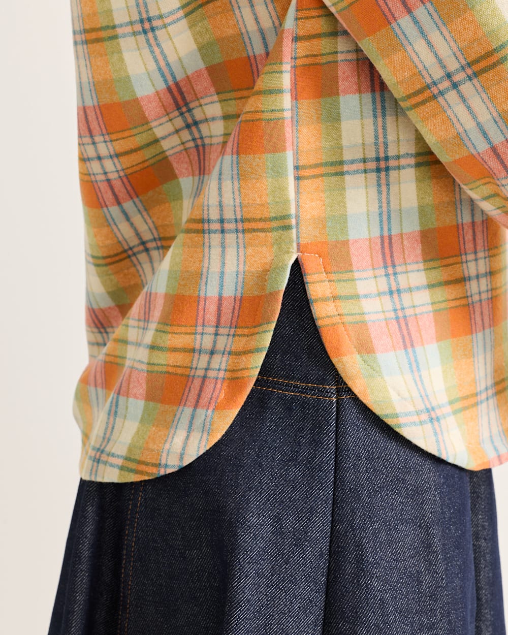 ALTERNATE VIEW OF WOMEN'S PLAID BOARD SHIRT IN ORANGE/IVORY MULTI image number 5