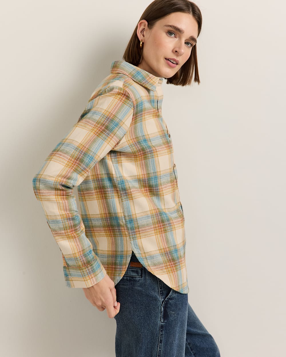 ALTERNATE VIEW OF WOMEN'S PLAID COTTON FLANNEL RELAXED SHIRT IN IVORY MULTI PLAID image number 5