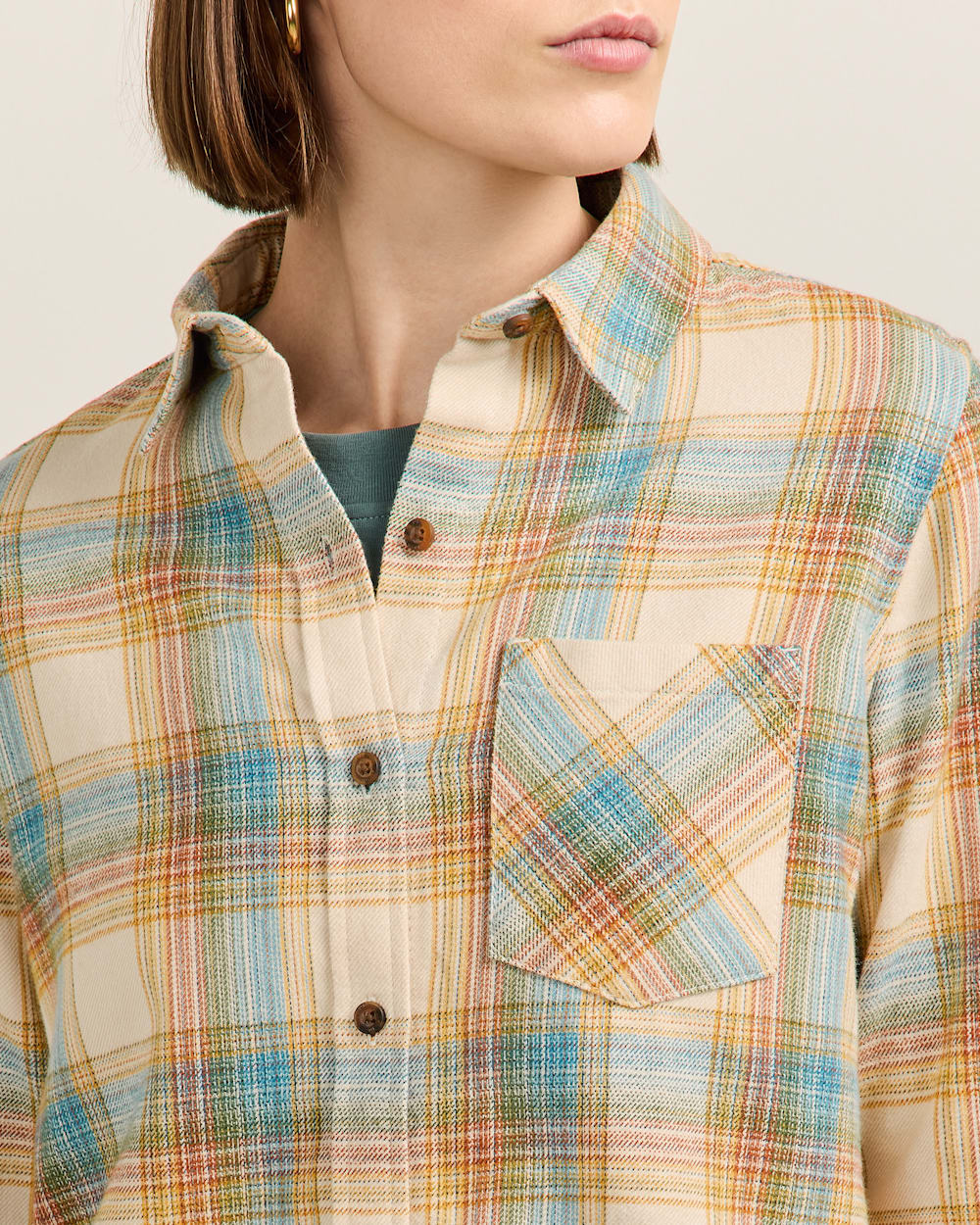 ALTERNATE VIEW OF WOMEN'S PLAID COTTON FLANNEL RELAXED SHIRT IN IVORY MULTI PLAID image number 6