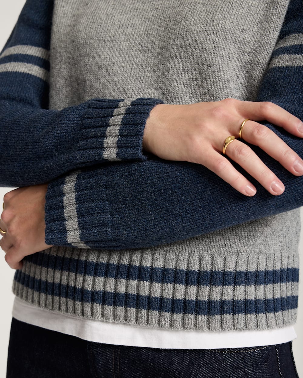 ALTERNATE VIEW OF WOMEN'S GRAPHIC SHETLAND COLLECTION SWEATER IN GREY/BLUE HEATHER image number 5