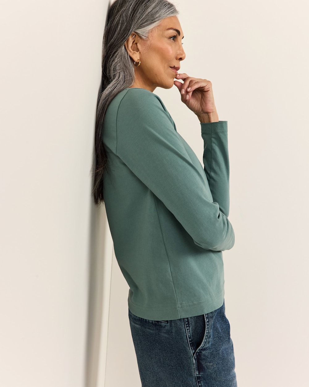 ALTERNATE VIEW OF WOMEN'S LONG-SLEEVE DESCHUTES TEE IN DARK TEAL image number 2