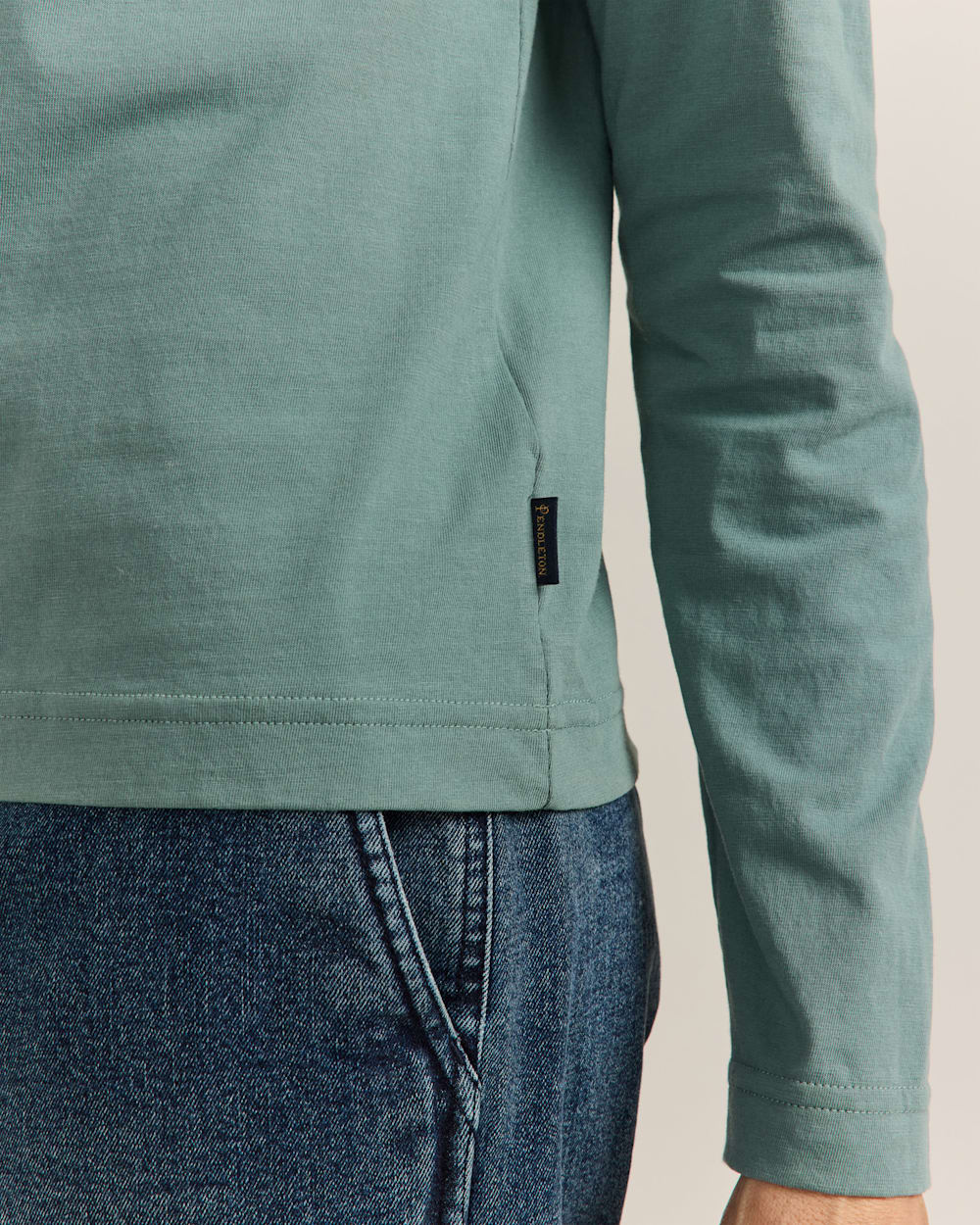 ALTERNATE VIEW OF WOMEN'S LONG-SLEEVE DESCHUTES TEE IN DARK TEAL image number 4