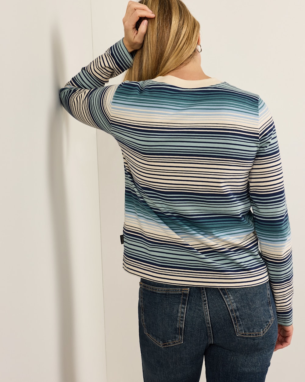 ALTERNATE VIEW OF WOMEN'S LONG-SLEEVE STRIPE DESCHUTES TEE IN TEAL/BLUE STRIPE image number 3