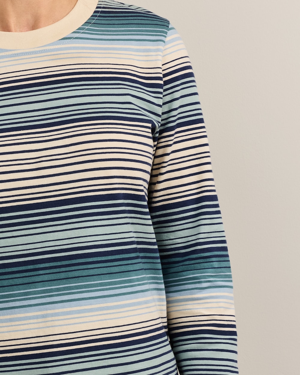 ALTERNATE VIEW OF WOMEN'S LONG-SLEEVE STRIPE DESCHUTES TEE IN TEAL/BLUE STRIPE image number 4