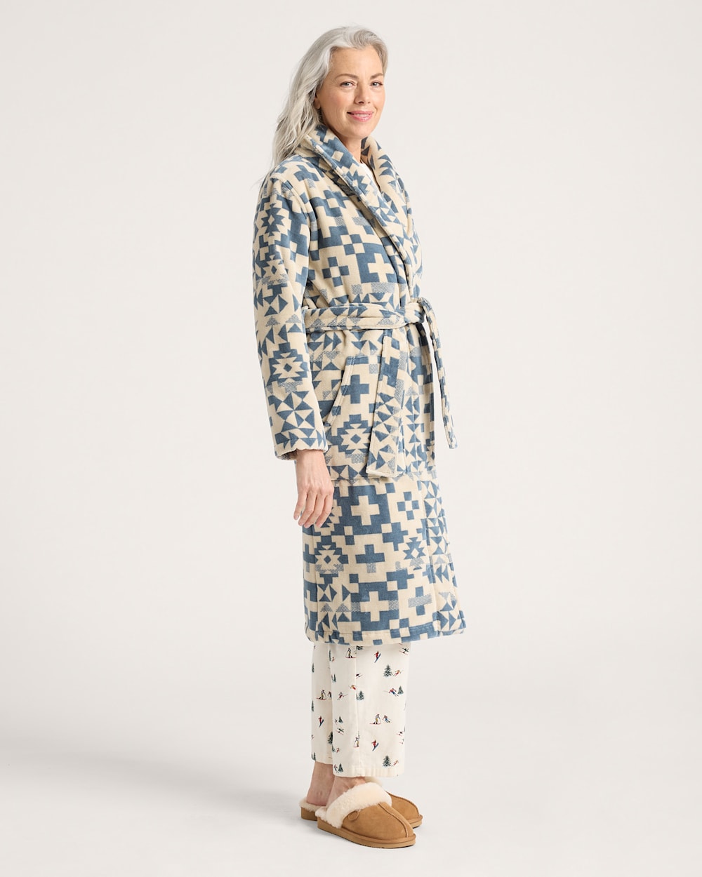 ALTERNATE VIEW OF BLUE RIDGE COTTON TERRY VELOUR ROBE IN BLUE/WHITE image number 3