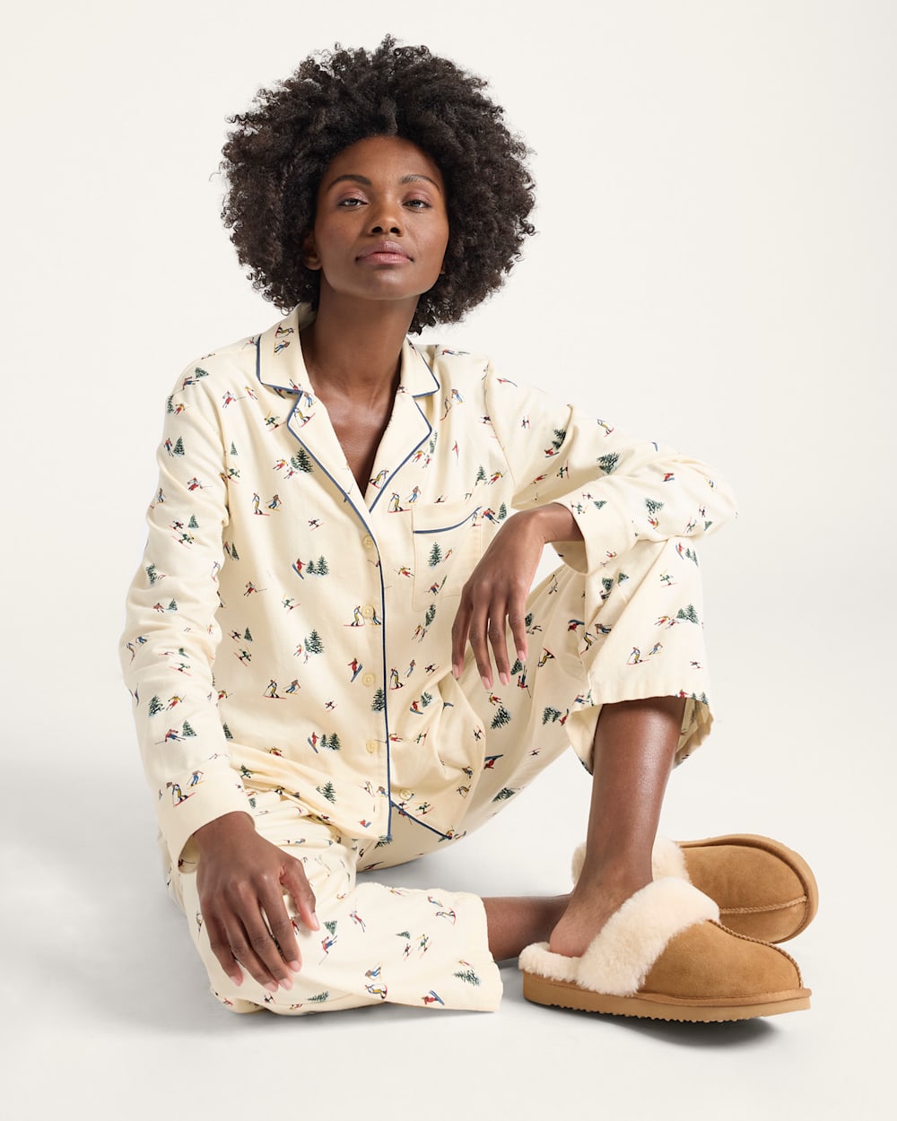 WOMEN'S SKI PRINT FLANNEL PAJAMA SET IN ECRU image number 1