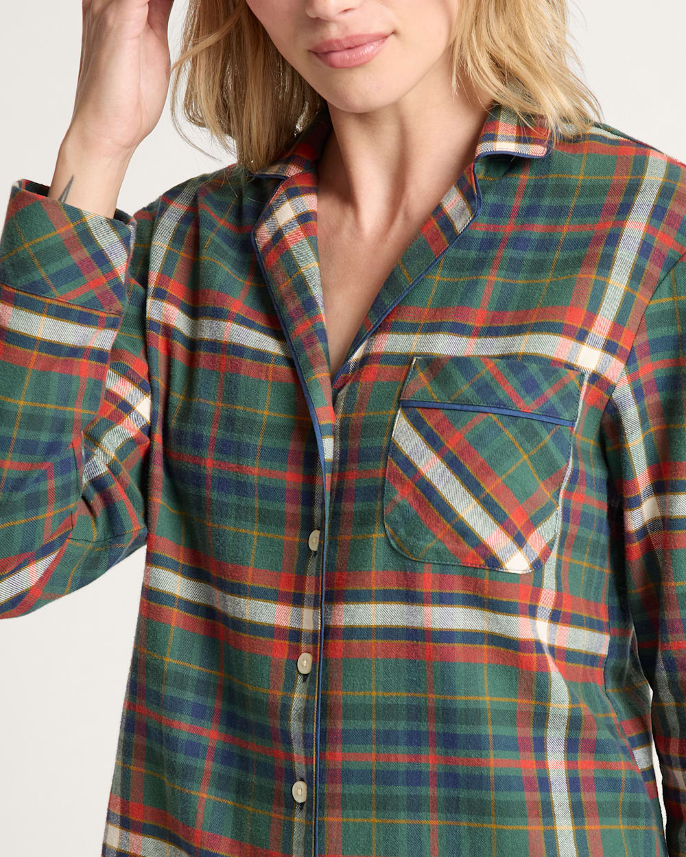 ALTERNATE VIEW OF WOMEN'S PLAID FLANNEL PAJAMA SET IN GREEN MULTI image number 4