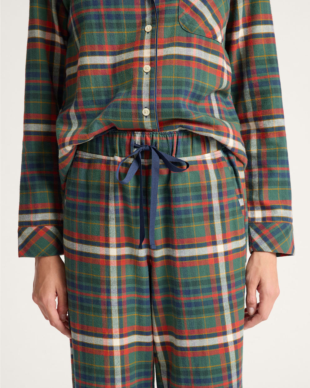 ALTERNATE VIEW OF WOMEN'S PLAID FLANNEL PAJAMA SET IN GREEN MULTI image number 5