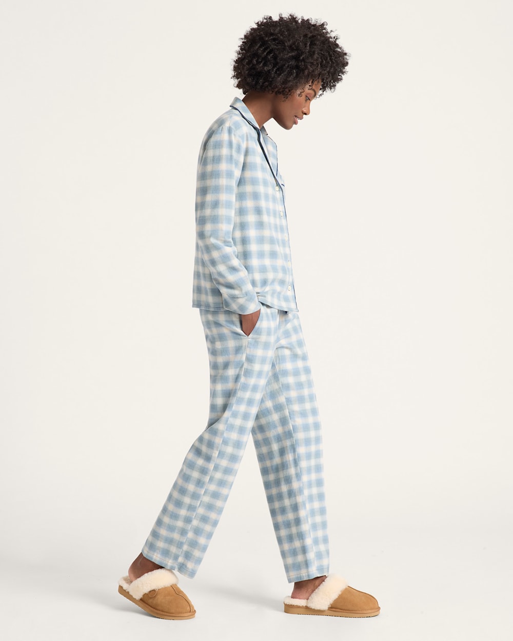 ALTERNATE VIEW OF WOMEN'S PLAID FLANNEL PAJAMA SET IN BLUE OMBRE image number 3