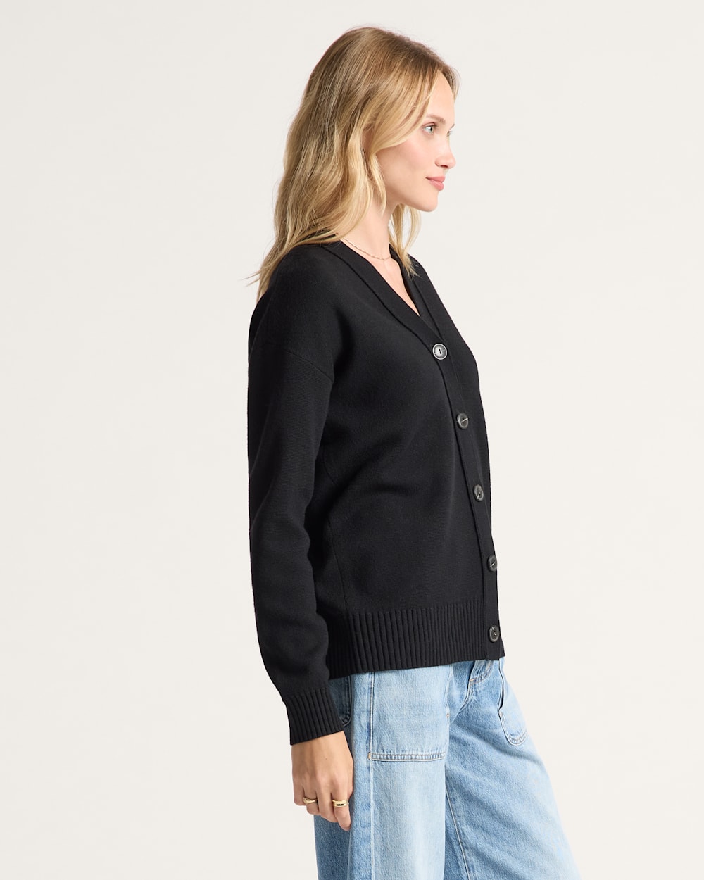 ALTERNATE VIEW OF WOMEN'S RELAXED MERINO CARDIGAN IN BLACK image number 3