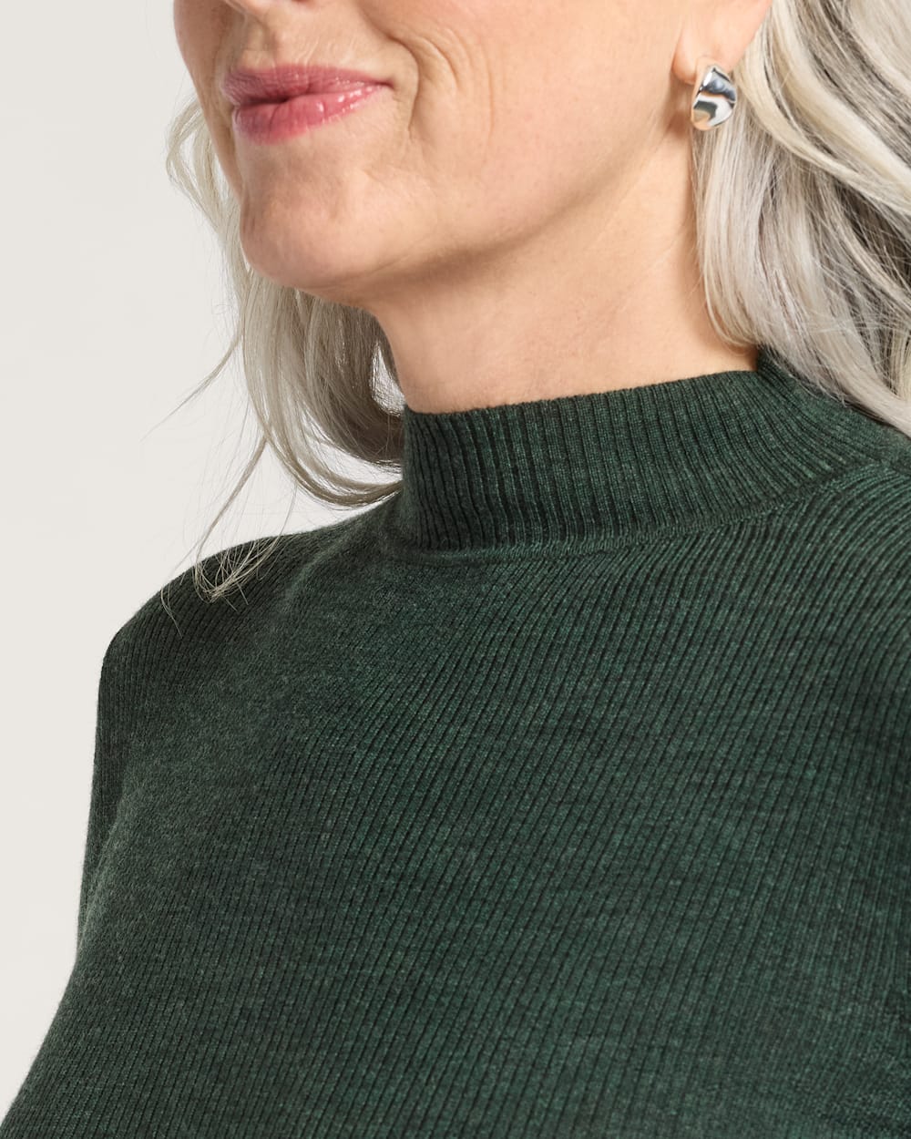 ALTERNATE VIEW OF WOMEN'S RIB MERINO MOCKNECK IN FOREST HEATHER image number 4