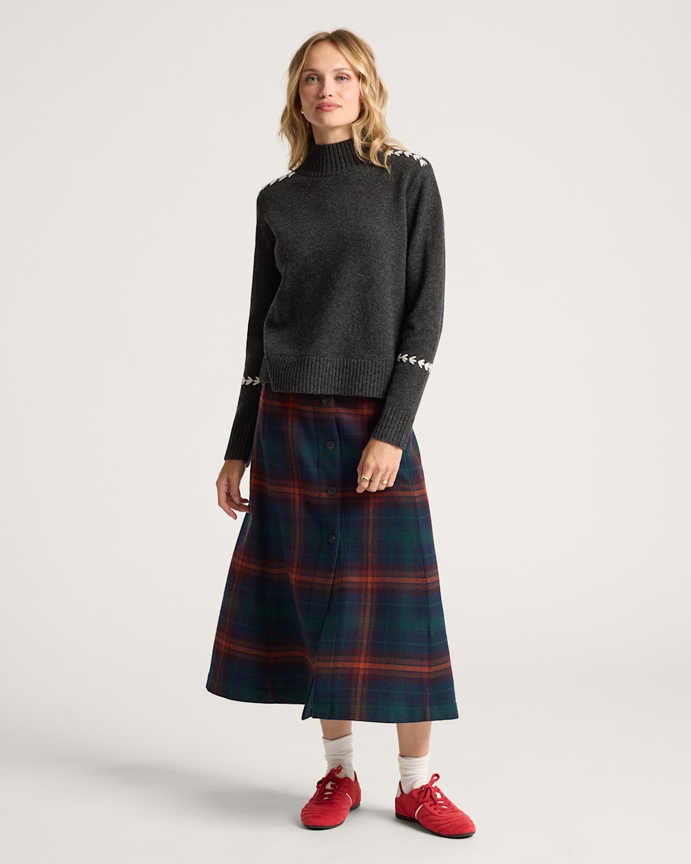 ALTERNATE VIEW OF WOMEN'S VINTAGE MOCKNECK MERINO PULLOVER IN BLACK image number 5