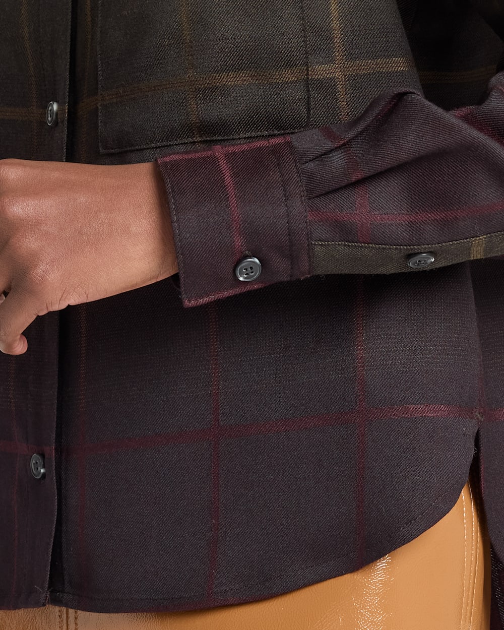 ALTERNATE VIEW OF WOMEN'S WORSTED WOOL ONE POCKET SHIRT IN BLACK/OLIVE OMBRE image number 4