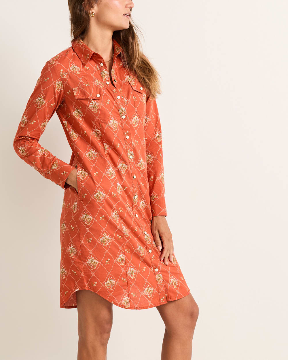 ALTERNATE VIEW OF WOMEN'S COWGIRL LATTICE GAMBLER SHIRT DRESS IN ADOBE image number 3