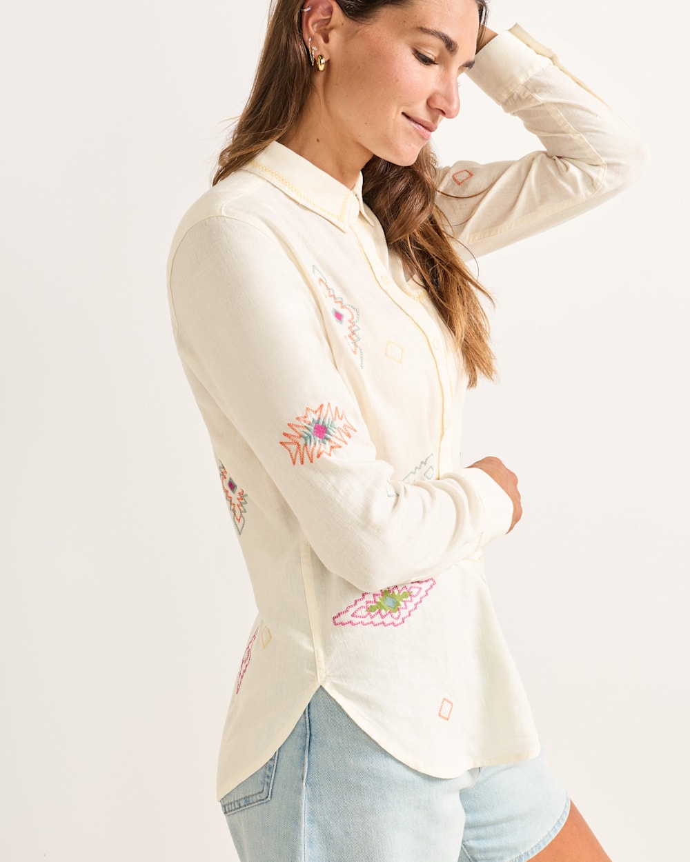 ALTERNATE VIEW OF WOMEN'S EMBROIDERED PERFECT ONE POCKET TEE IN IVORY image number 3