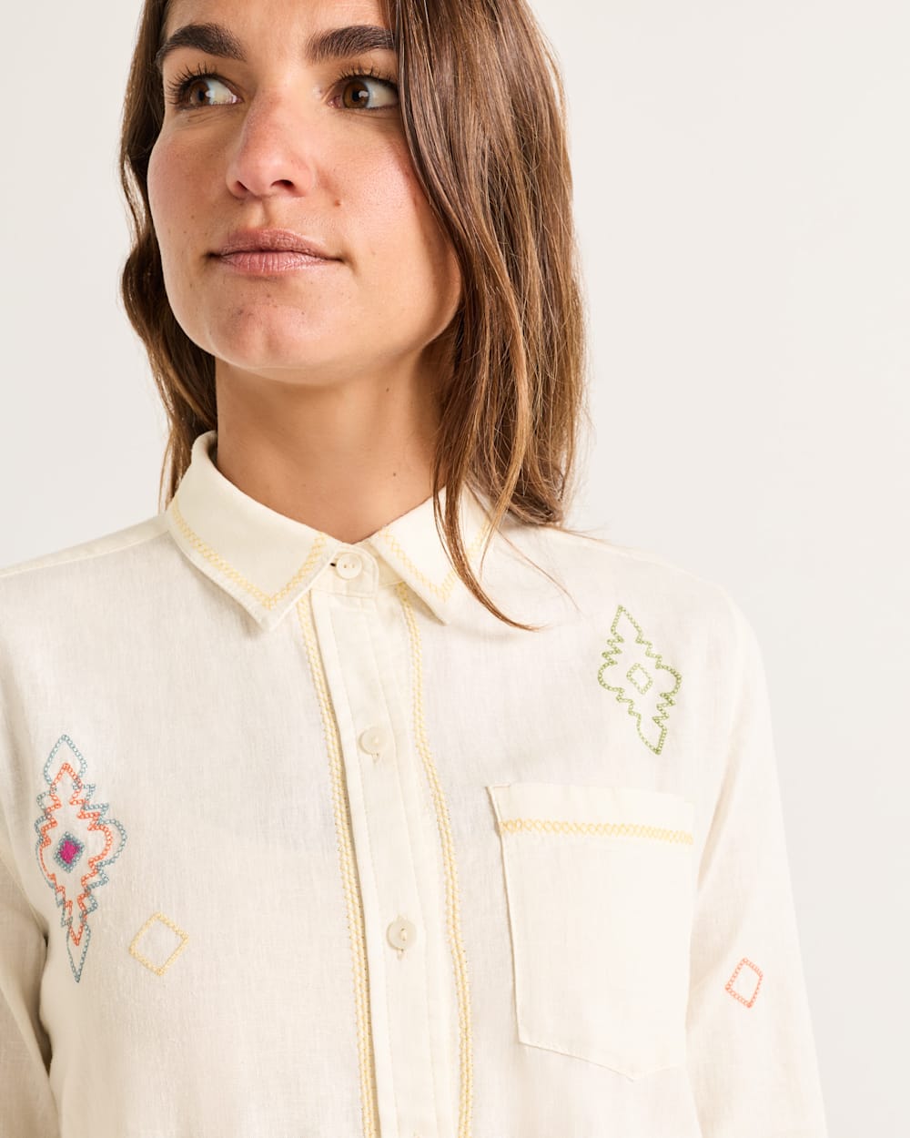 ALTERNATE VIEW OF WOMEN'S EMBROIDERED PERFECT ONE POCKET TEE IN IVORY image number 4