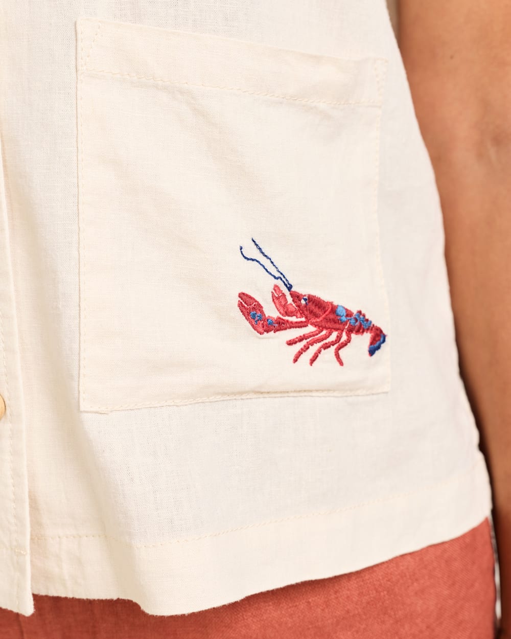 ALTERNATE VIEW OF WOMEN'S SHORT-SLEEVE EMBROIDERED LINEN CAMP SHIRT IN NATURAL image number 5