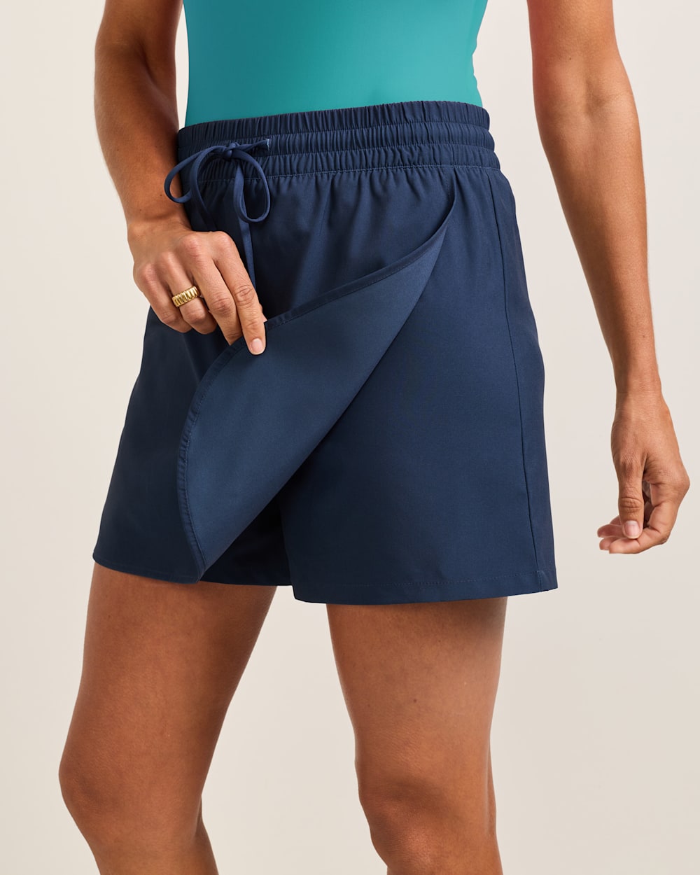 ALTERNATE VIEW OF WOMEN'S SWIM SKORT IN DRESS BLUES image number 4