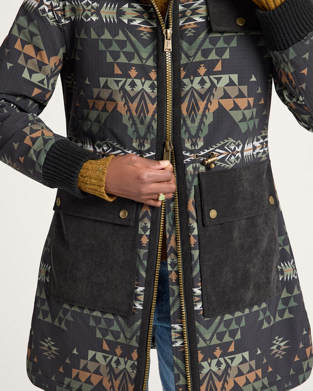 ALTERNATE VIEW OF WOMEN'S POWDER RIVER RIPSTOP ANORAK IN BLACK SILVERBARK image number 6