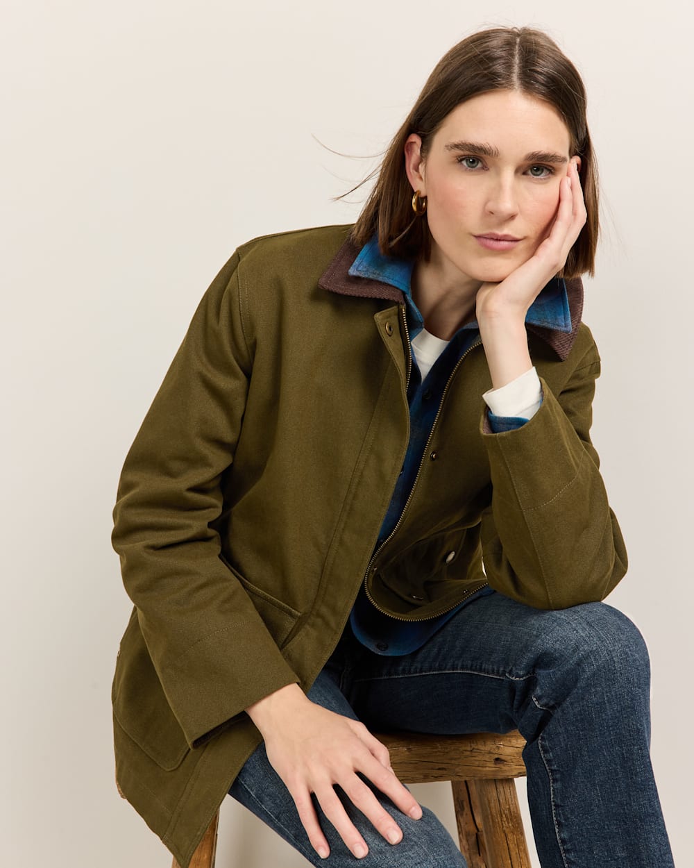 WOMEN'S CASCADES CANVAS BARN COAT IN DARK OLIVE image number 1