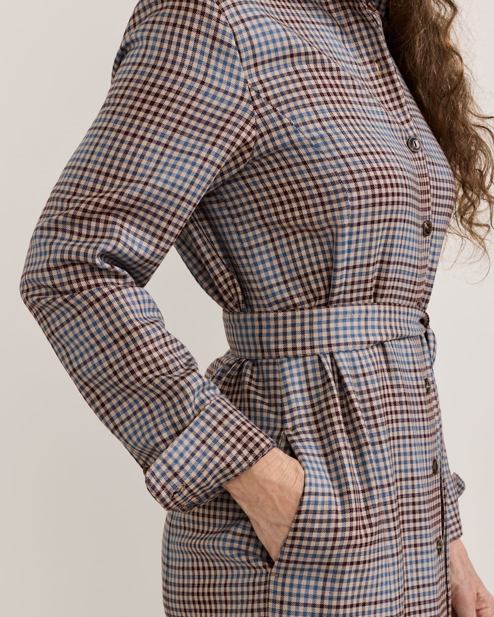 ALTERNATE VIEW OF WOMEN'S PLAID WORSTED WOOL SHIRT DRESS IN BLUE/MAROON image number 3