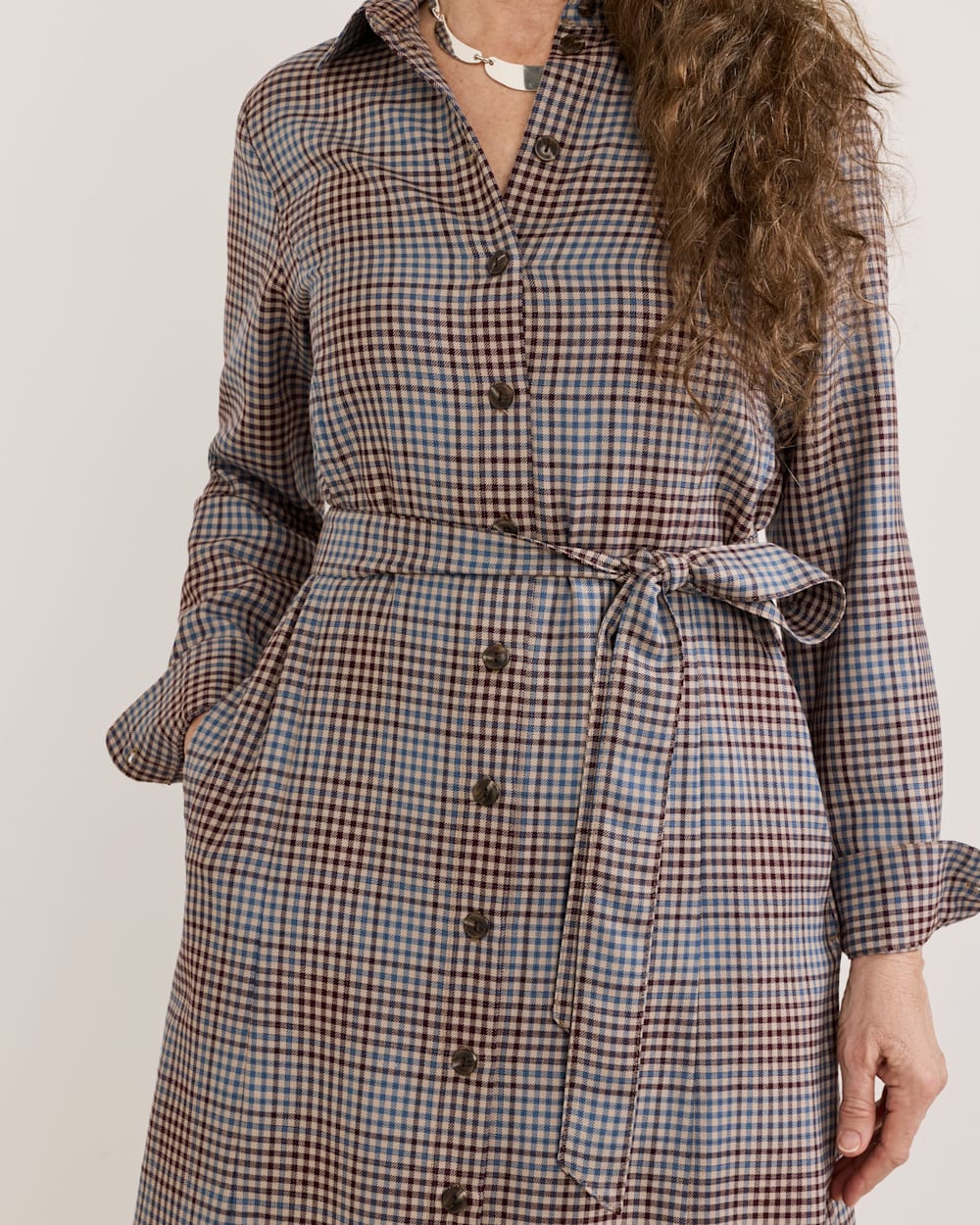 ALTERNATE VIEW OF WOMEN'S PLAID WORSTED WOOL SHIRT DRESS IN BLUE/MAROON image number 4