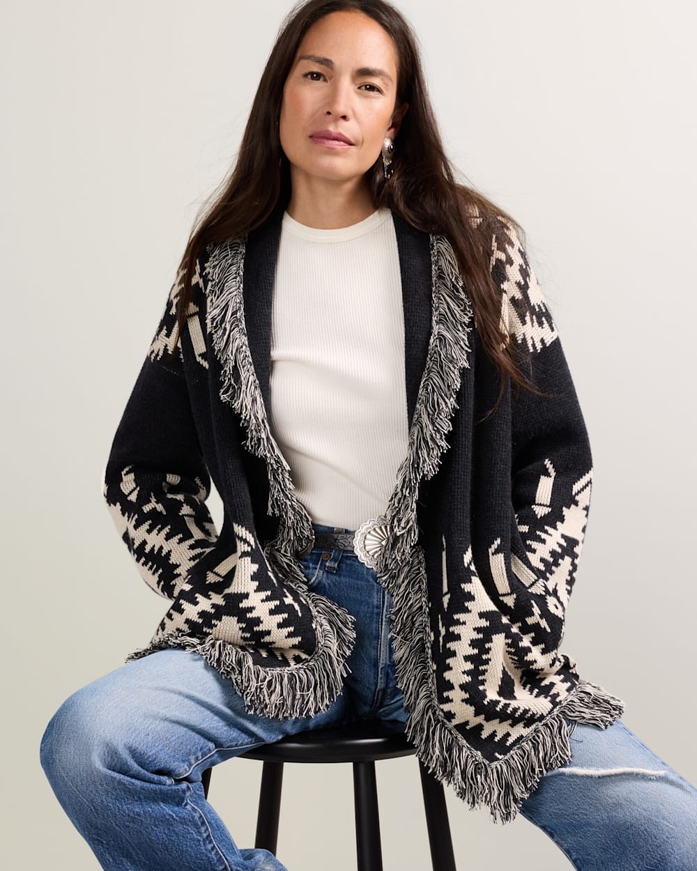 ALTERNATE VIEW OF WOMEN'S GRAPHIC FRINGE CARDIGAN IN BLACK/IVORY image number 2